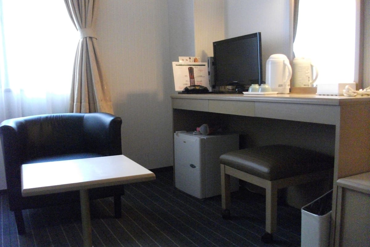 superior twin room, non smoking (21.5㎡) | 1 bedroom, desk, free wifi, bed sheets