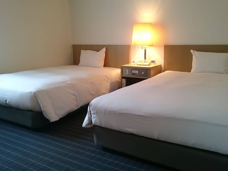 Skrivebord, wi-fi (inkludert) og sengetøy