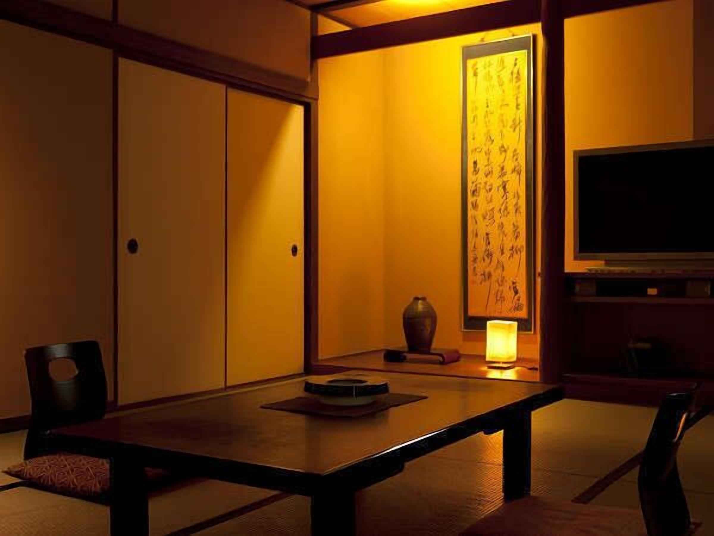 Japanese Style Triple Room | In-room safe, free WiFi