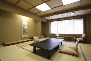 In-room safe, desk, wheelchair access - Shisuikaku Toufuya (Toyota)