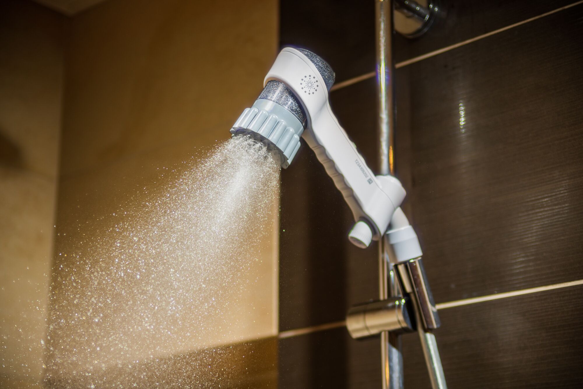 corner twin, non smoking | bathroom | combined shower/bathtub, free toiletries, hair dryer, slippers