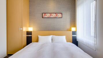 Standard Double Room, Non Smoking | Down comforters, soundproofing, WiFi (free), bed sheets