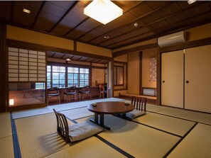 Unclassified image, 3 of 39, button - Ryokan Nanjoen (Minamioguni)