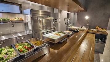 Daily buffet breakfast (JPY 1500 per person)