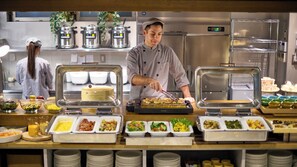 每日供應吃到飽早餐 (每人 JPY1500)