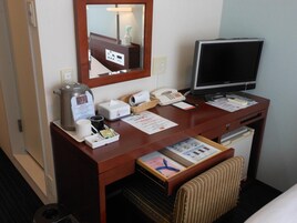 Premium bedding, down comforters, desk, blackout drapes