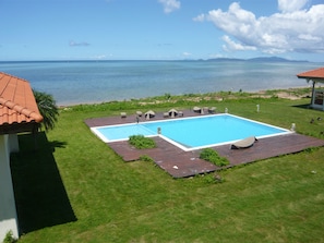 Villa, terrasse, havutsikt | Utsikt mot strand/hav