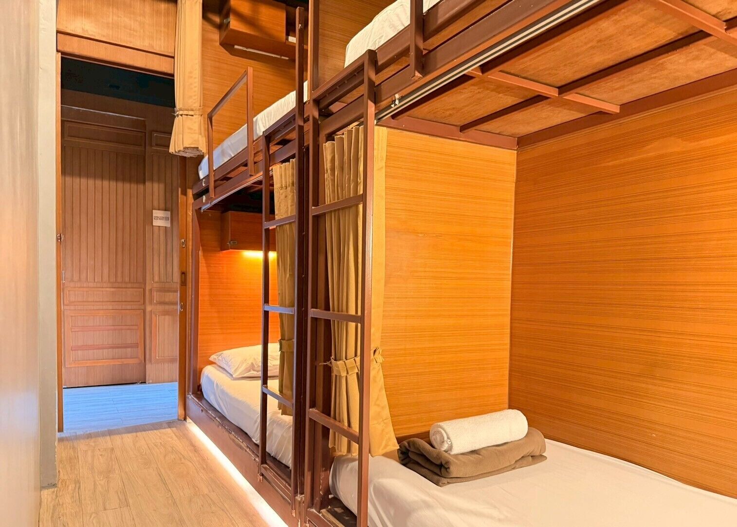 Free WiFi, bed sheets