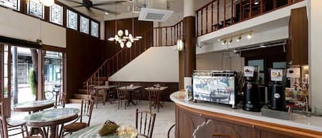 Café da manhã, almoço e jantar
