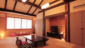 In-room safe, free WiFi, bed sheets
