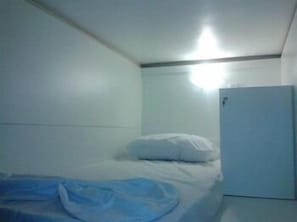 8 chambres, fer et planche à repasser, Wi-Fi gratuit