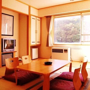 Traditional Room, Smoking
