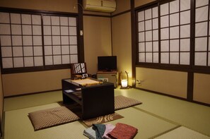 Traditional-Zimmer, Gemeinschaftsbad (Japanese Style, 2 Guests) | Zimmersafe, kostenloses WLAN, Bettwäsche