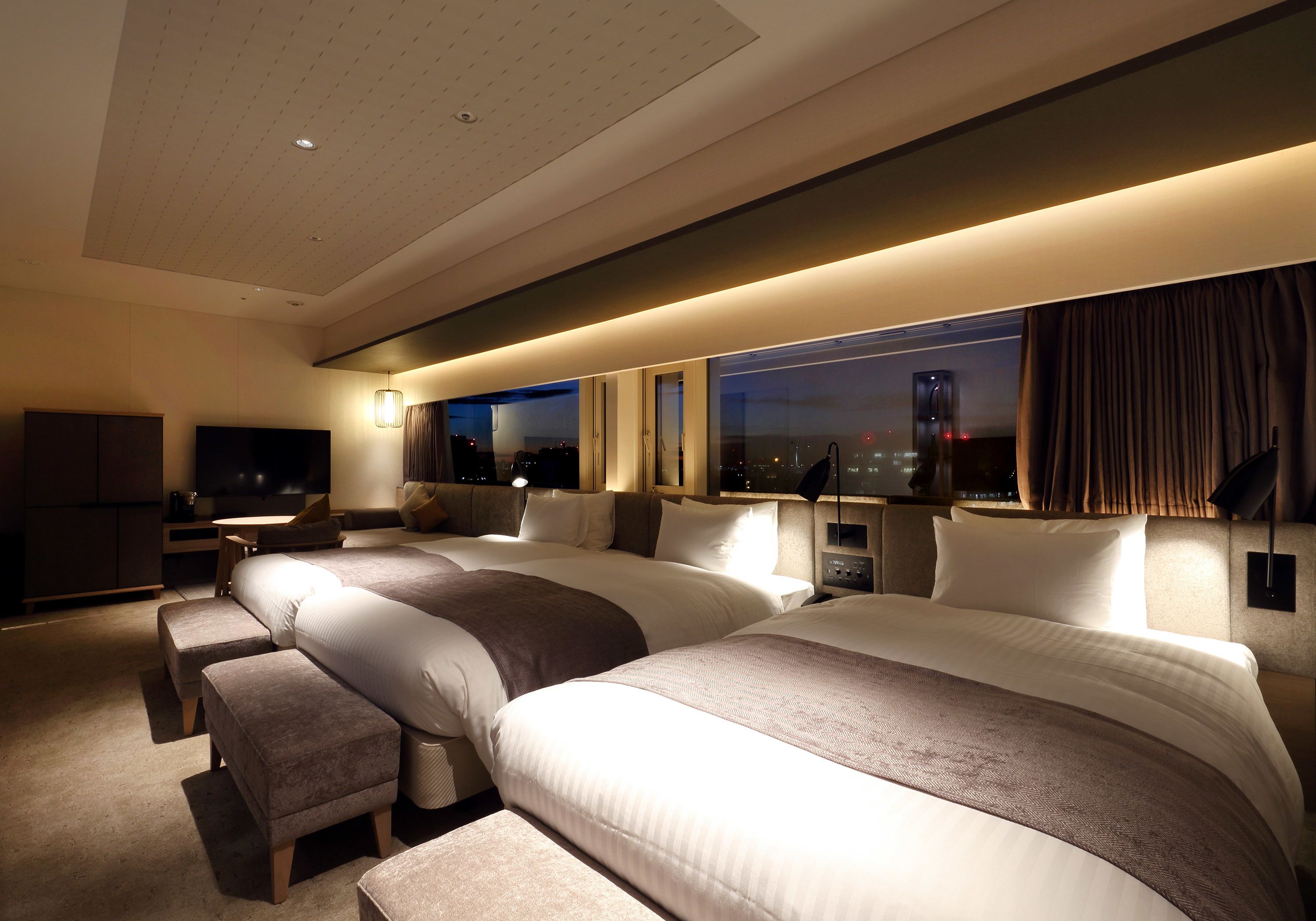 luxury triple room, non smoking | in-room safe, iron/ironing board, free wifi, bed sheets