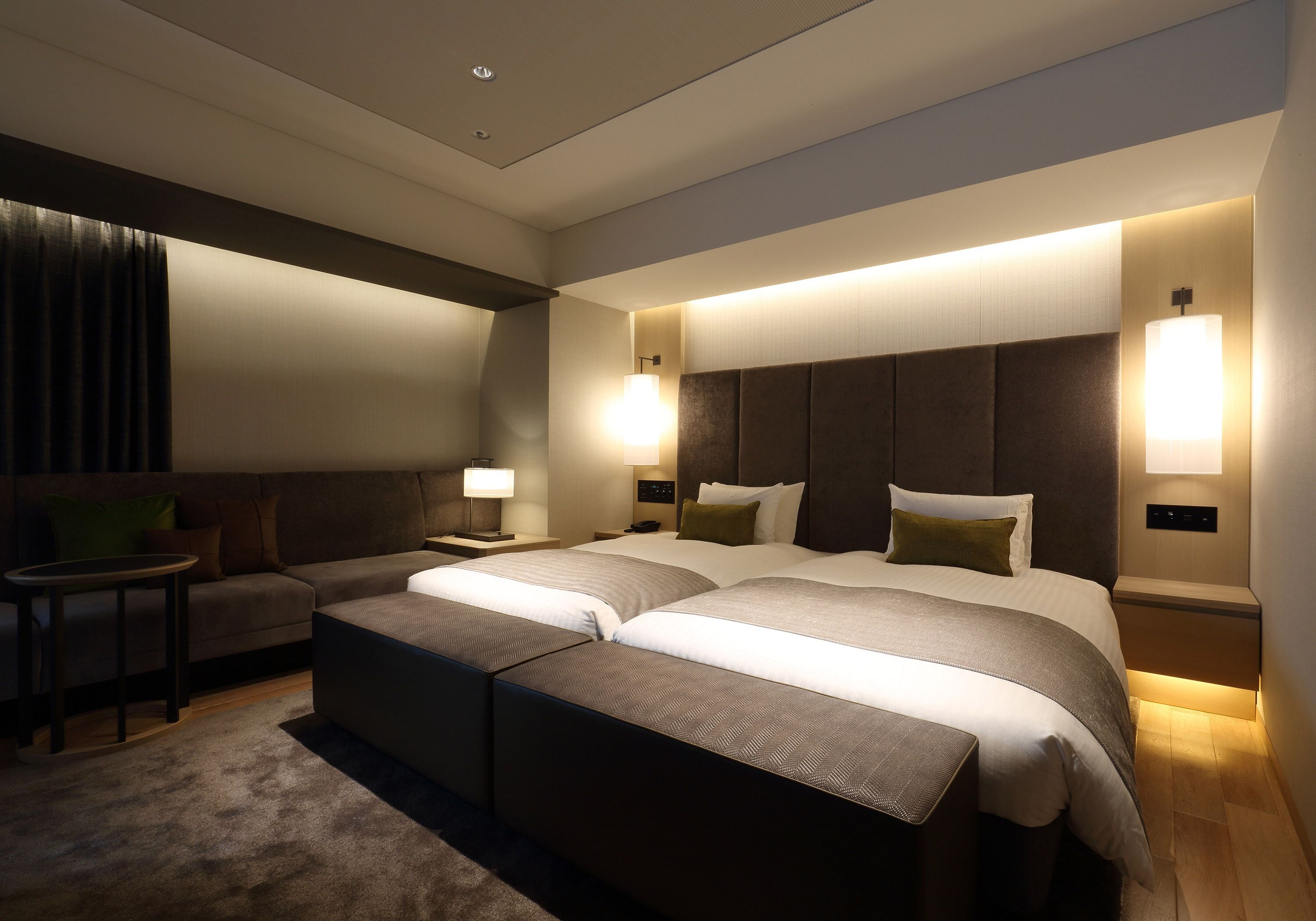 in-room safe, iron/ironing board, free wifi, bed sheets