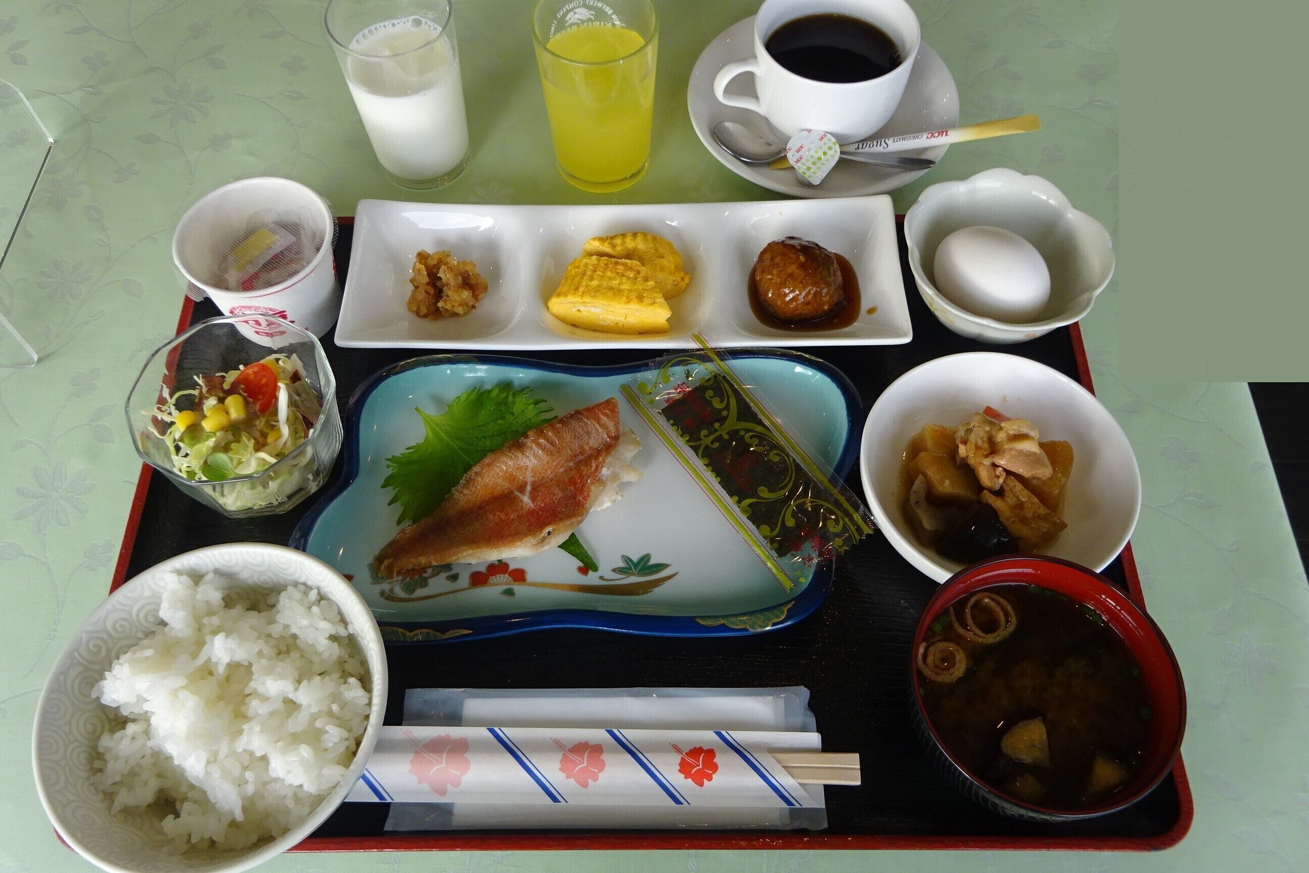 朝食