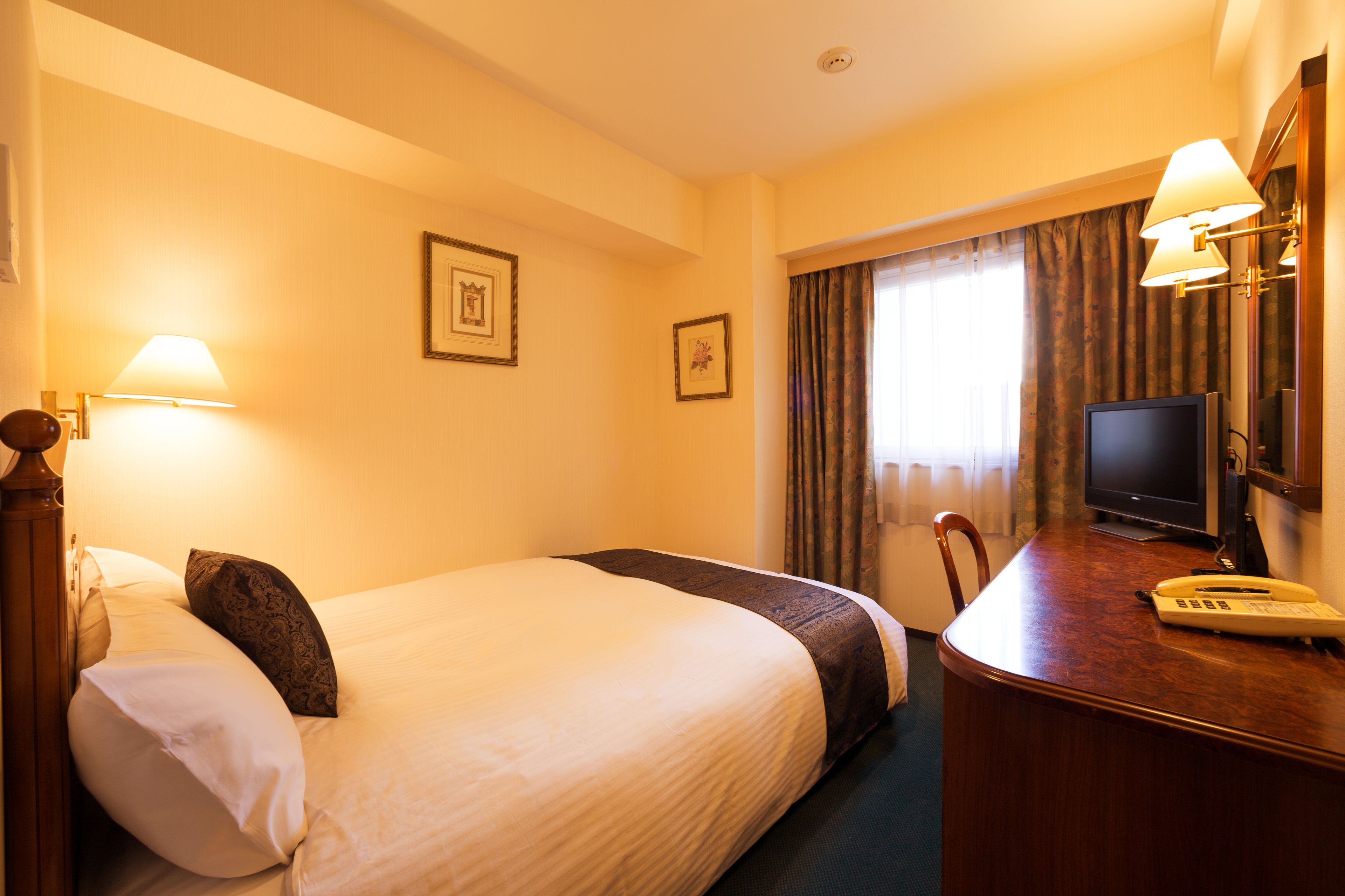 in-room safe, iron/ironing board, free wifi