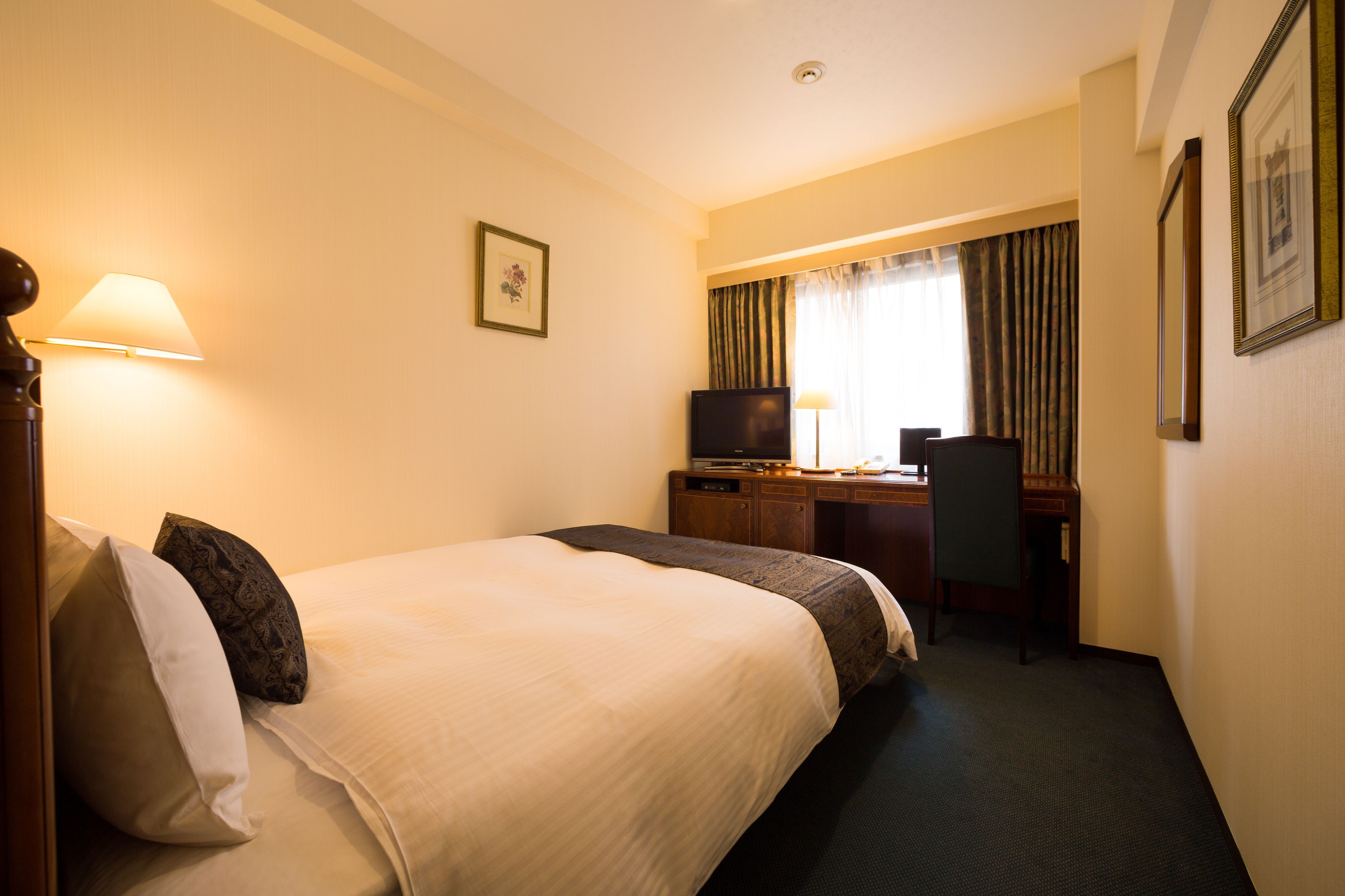 in-room safe, iron/ironing board, free wifi