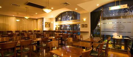 Komplett frokost hver dag (JPY 1100 per person)