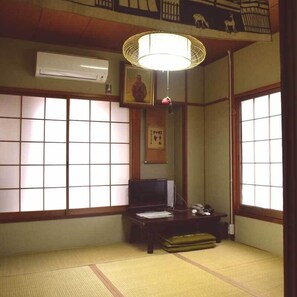 Desk, iron/ironing board, free WiFi - Yamabe Hotel (Tenri)