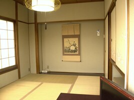 办公桌、熨斗/熨板、免费 WiFi