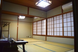 Desk, iron/ironing board, free WiFi - Yamabe Hotel (Tenri)