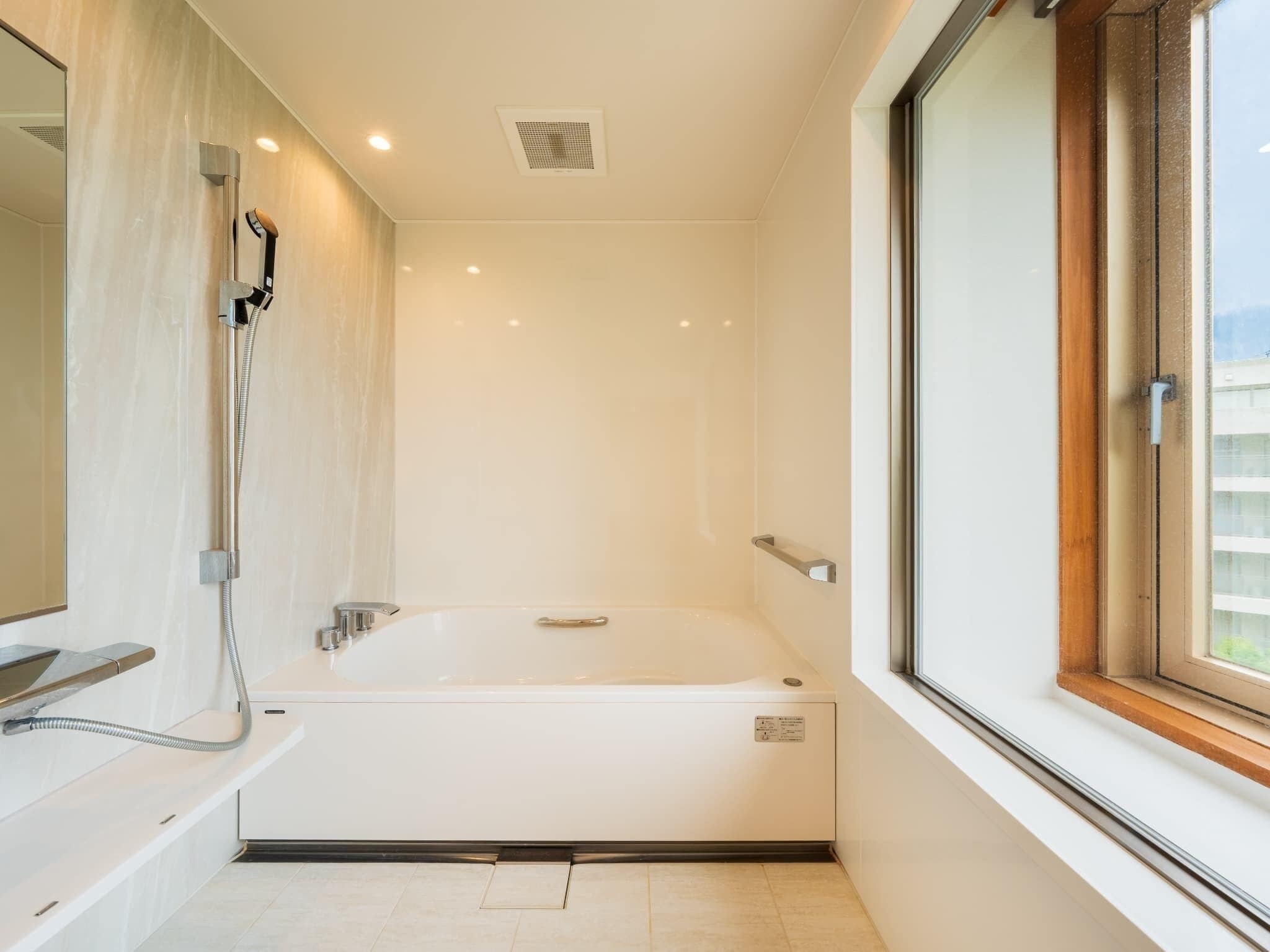 1 bedroom, in-room safe, desk, free wifi