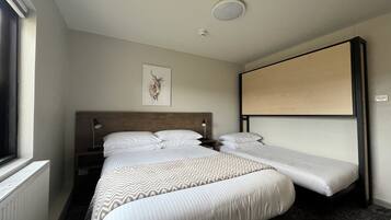 Twin Room | Free WiFi, bed sheets