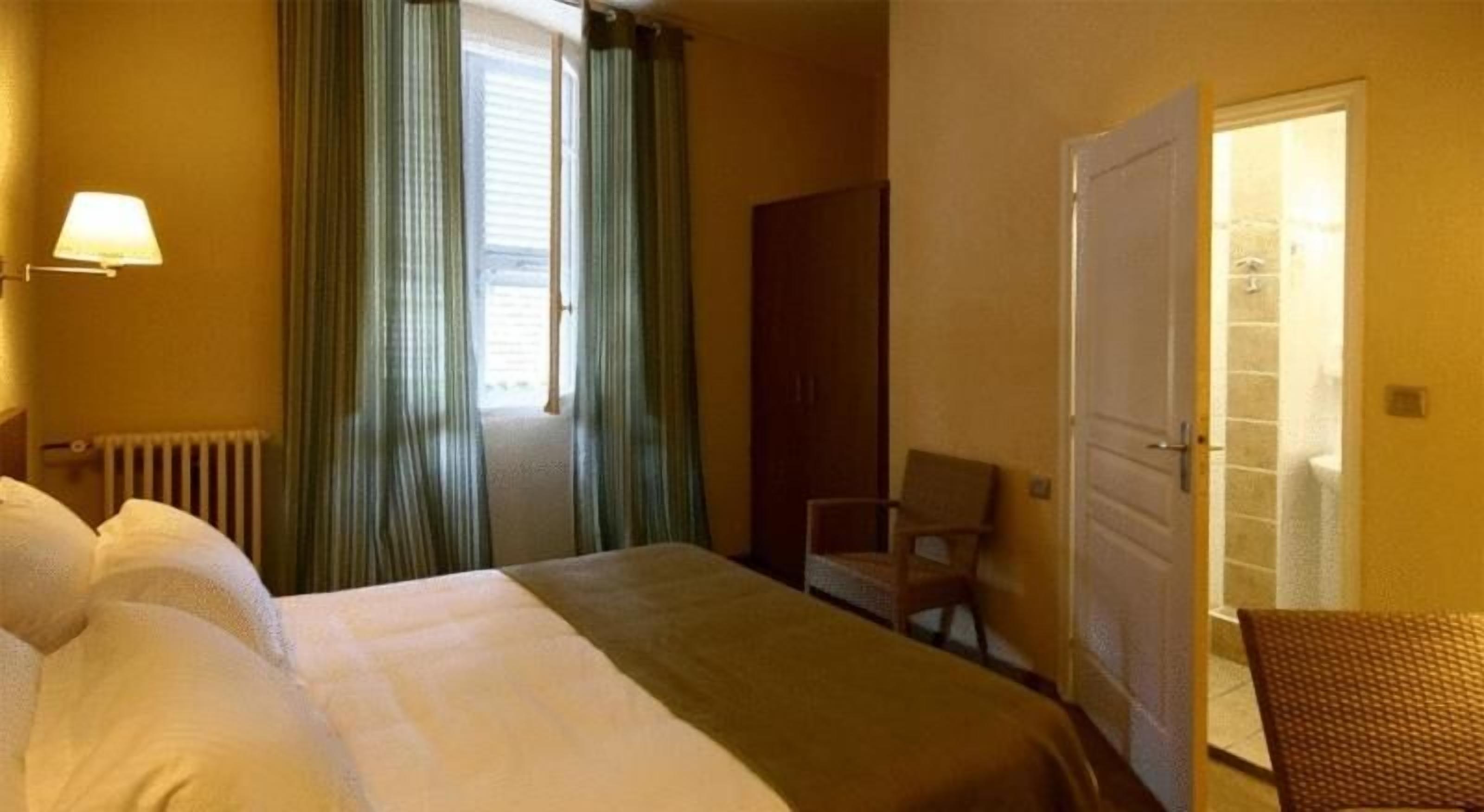 in-room safe, desk, iron/ironing board, cots/infant beds