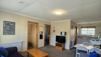 Standard Suite, 2 Bedrooms, Non Smoking, Kitchen