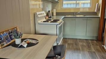 Standard Suite, 2 Bedrooms, Non Smoking, Kitchen | Private kitchen