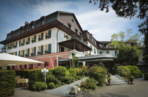 Front of property - Hôtel La Prairie, Swiss Bike Hotels (Yverdon-les-Bains)