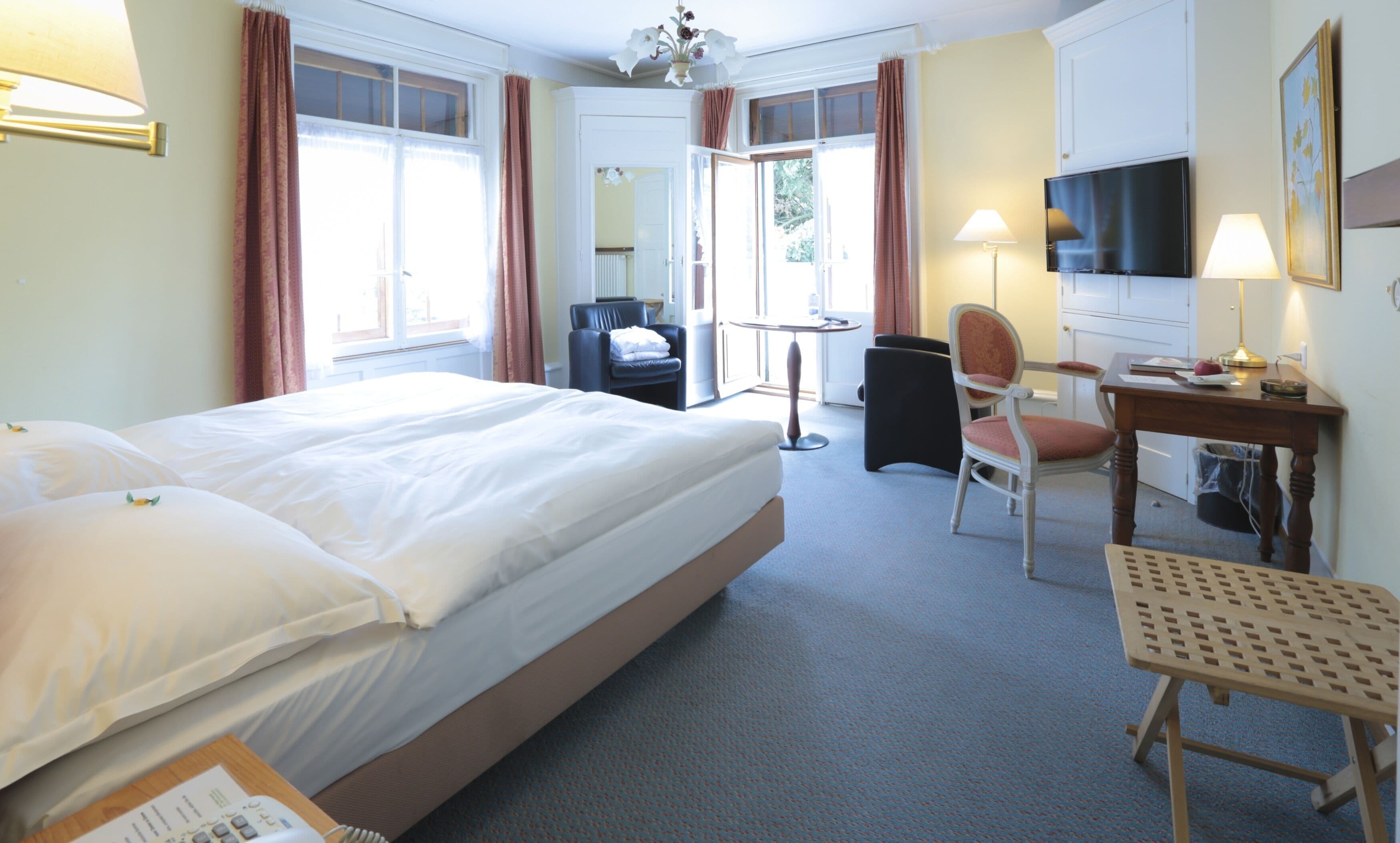 1 bedroom, premium bedding, minibar, in-room safe