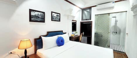 Desk, blackout drapes, iron/ironing board, free WiFi