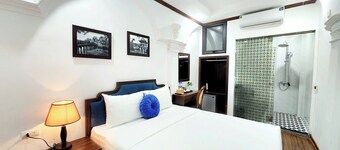 The Ambery Boutique Hotel & Travel