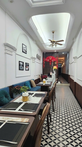 The Ambery Boutique Hotel & Travel