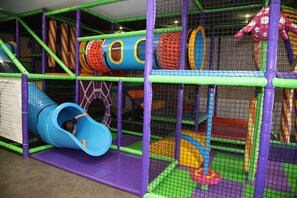 Area giochi per bambini (al coperto)