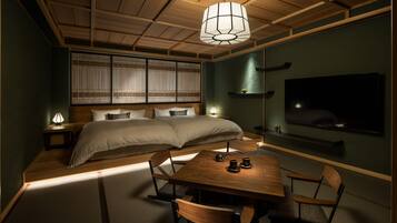 Standard Suite Room, Non Smoking | In-room safe, desk, free WiFi, bed sheets
