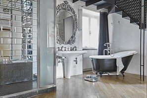 Bathroom shower - G-Rough, Rome, a Member of Design Hotels (Rome)