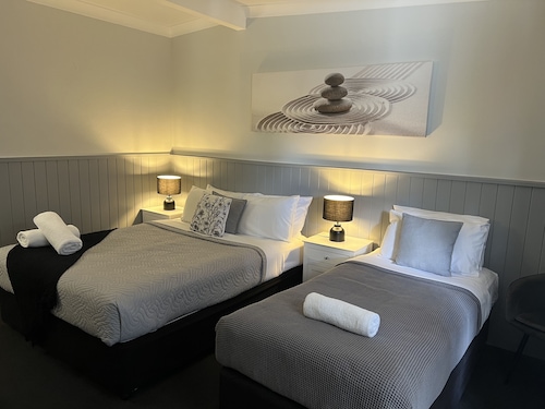 MAS Country Jackie Howe Motel