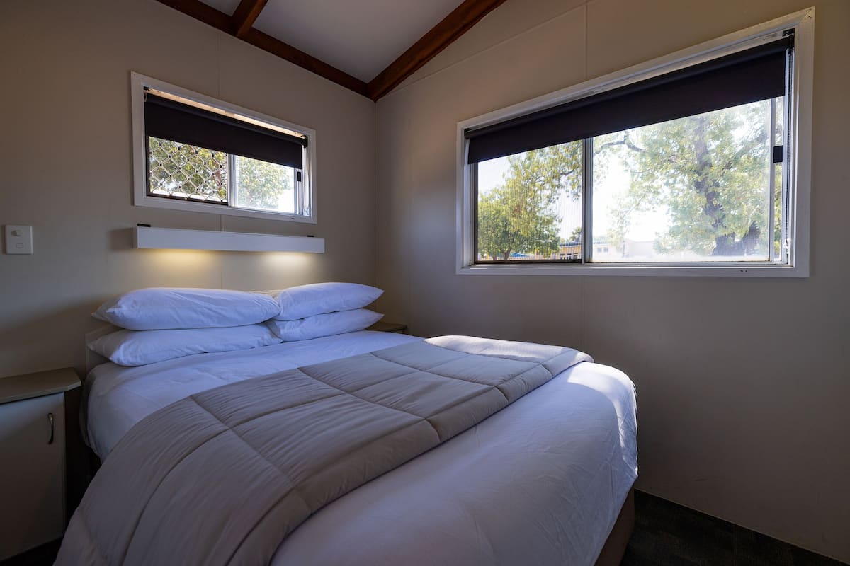 2 dormitorios, tabla de planchar con plancha, wifi gratis y ropa de cama
