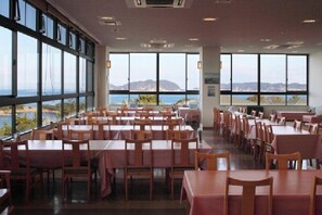 Dining - Kokumin Syukusya Hadomisaki (Karatsu)