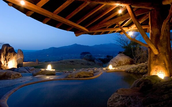 Outdoor spa tub - Hotel Greenpia Minami Aso (Minamiaso)