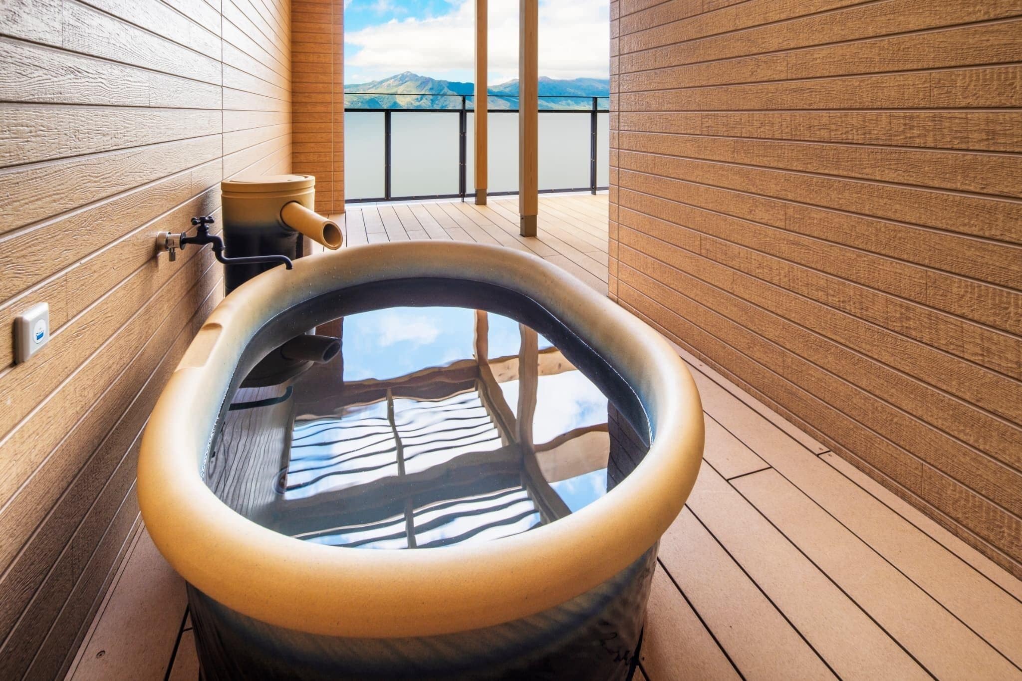 Chambre Triple, non-fumeurs (JapaneseWestern style,open-air bath,) | Salle de bain | Articles de toilette gratuits, sèche-cheveux