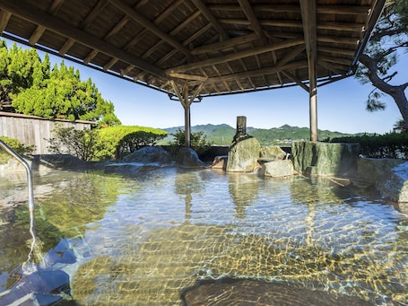 Hot springs. KAMENOI HOTEL NACHI KATSUURA KUMANO KODO