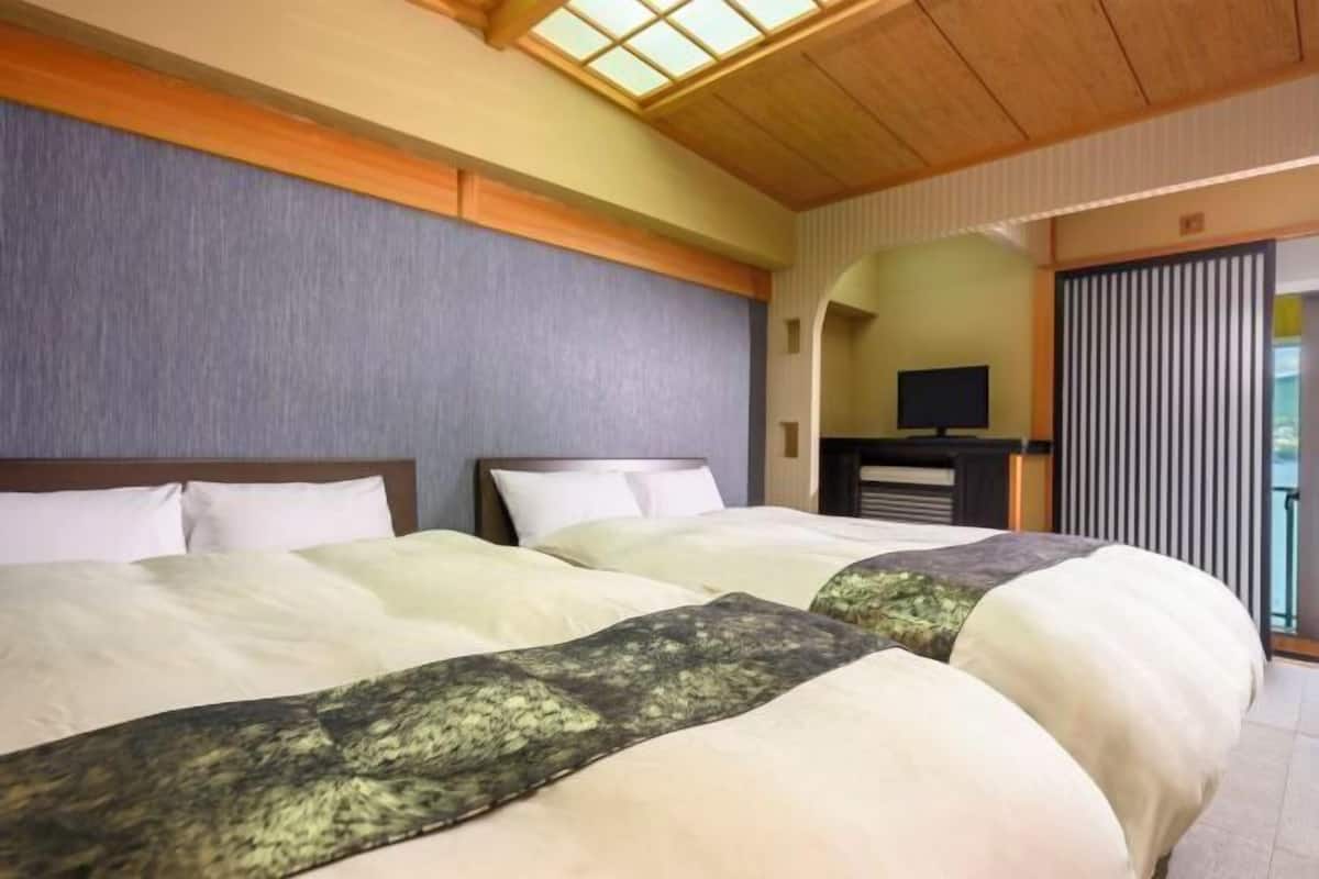 1 bedroom, in-room safe, free WiFi, bed sheets