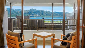 Japanese E (Ocean View)(10Tatami)(With open-air bath)(Non-smoking) | In-room safe, free WiFi, bed sheets