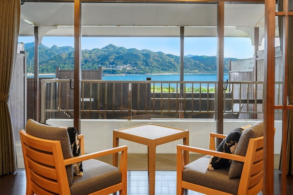 Japanese E (Ocean View)(10Tatami)(With open-air bath)(Non-smoking)