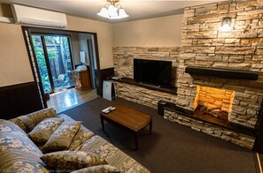 Main Building Maisonnette Twin, Non Smoking | Living area