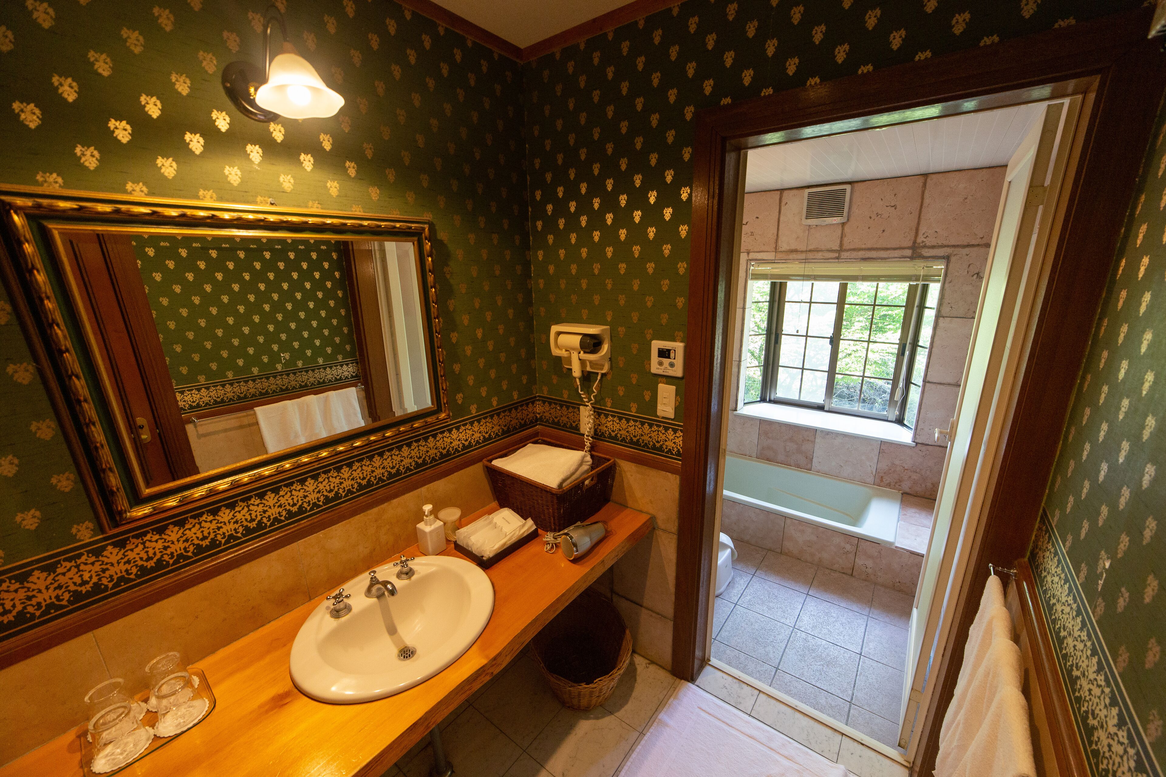 annex executive maisonnette, non smoking | bathroom | free toiletries, hair dryer, slippers, electronic bidet